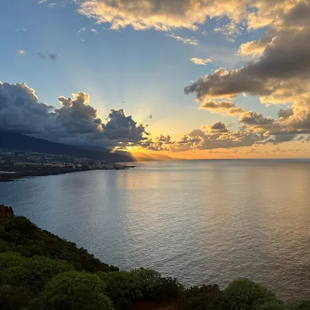 Apartment Nomad's Nest - Sea View With Pool - Ideal For Vacation & Remote Work *