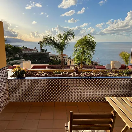 Apartment Nomad's Nest - Sea View With Pool - Ideal For Vacation & Remote Work *