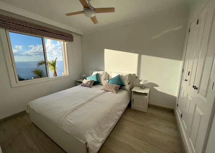 Nomad's Nest - Sea View With Pool - Ideal For Vacation & Remote Work Appartamento *